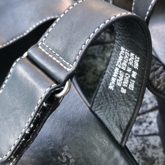 Clarks black leather superlight slipon size 9M - Picture 3 of 15